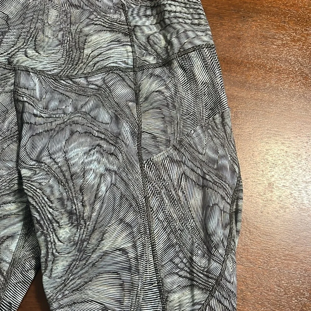 lululemon athletica size 12